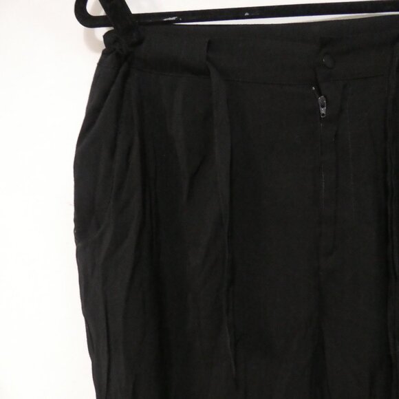 DIVIDED - H&M | size 8 | Versatile Black Tapered Pants | Drawstring Front - Picture 3 of 16